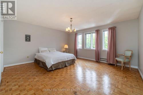 5592 Shillington Drive, Mississauga, ON - Indoor Photo Showing Bedroom