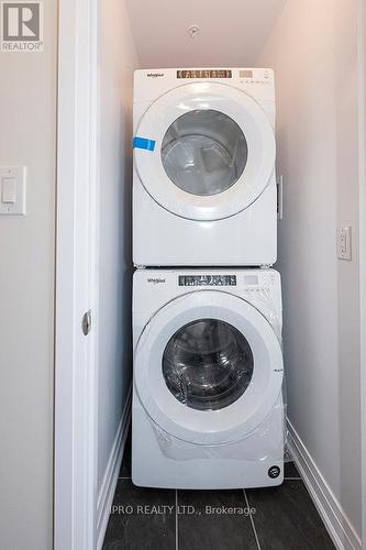 423 - 150 Oak Park Boulevard, Oakville, ON - Indoor Photo Showing Laundry Room