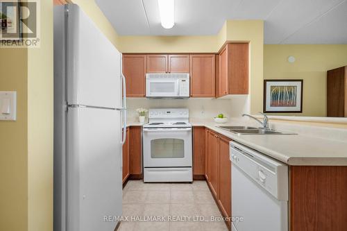 302 - 35 Via Rosedale Way, Brampton, ON - Indoor Photo Showing Kitchen With Double Sink