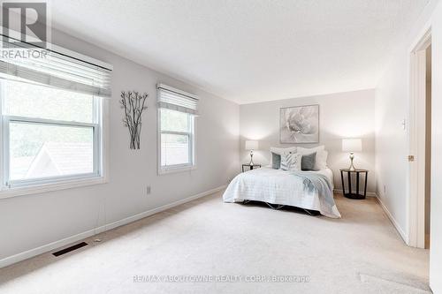 1122 Edgehill Place, Oakville, ON - Indoor Photo Showing Bedroom