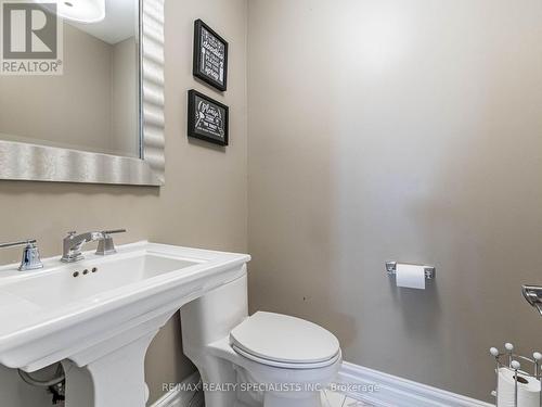 32 Matterdale Avenue, Brampton, ON - Indoor Photo Showing Bathroom