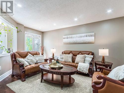 32 Matterdale Avenue, Brampton, ON - Indoor Photo Showing Living Room