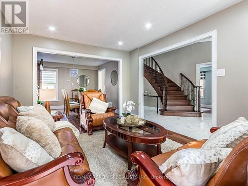 32 Matterdale Avenue, Brampton, ON - Indoor Photo Showing Living Room