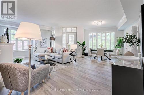 202 - 10 Old Mill Trail, Toronto, ON - Indoor Photo Showing Living Room