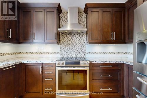 5399 Mcfarren Boulevard, Mississauga, ON - Indoor Photo Showing Kitchen With Upgraded Kitchen