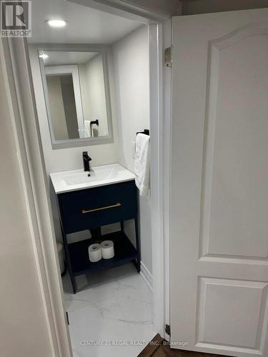 153 Clarence Street, Vaughan, ON - Indoor Photo Showing Bathroom