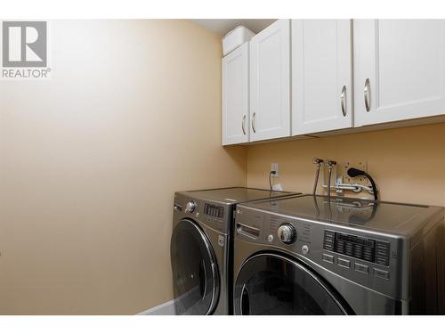 1055 Lawrence Avenue Unit# 202, Kelowna, BC - Indoor Photo Showing Laundry Room