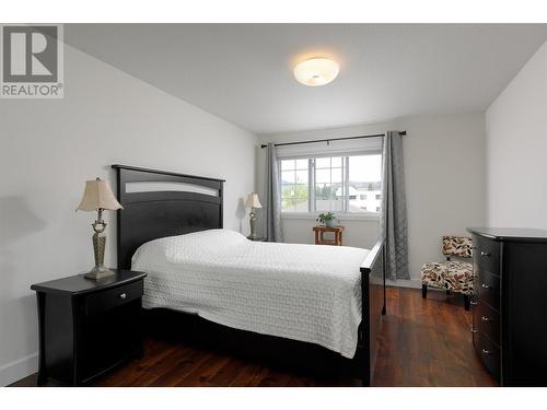 1055 Lawrence Avenue Unit# 202, Kelowna, BC - Indoor Photo Showing Bedroom
