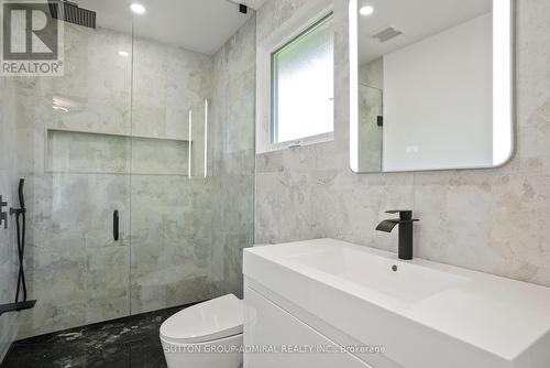 222 Walnut Crescent, Barrie, ON - Indoor Photo Showing Bathroom