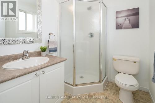 28 Sun King Crescent, Barrie, ON - Indoor Photo Showing Bathroom