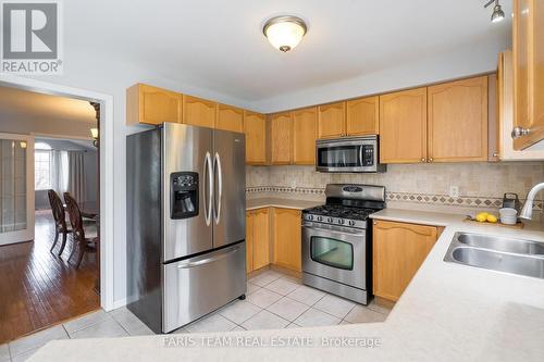 28 Sun King Crescent, Barrie, ON - Indoor Photo Showing Kitchen With Double Sink