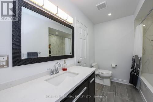 27 - 750 Burnhamthorpe Road E, Mississauga, ON - Indoor Photo Showing Bathroom