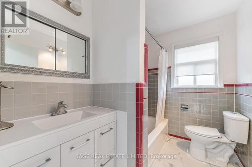 41 Walwyn Avenue, Toronto, ON - Indoor Photo Showing Bathroom
