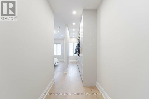 199 Queen Street W, Mississauga, ON - Indoor Photo Showing Other Room