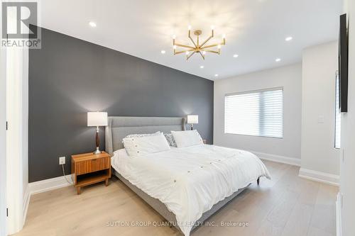 199 Queen Street W, Mississauga, ON - Indoor Photo Showing Bedroom