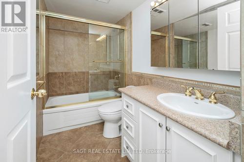 210 - 1 Emerald Lane, Vaughan, ON - Indoor Photo Showing Bathroom