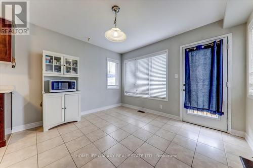 8 Cherry Lane, New Tecumseth, ON - Indoor Photo Showing Other Room