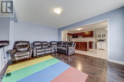 8 Cherry Lane, New Tecumseth, ON - Indoor Photo Showing Living Room