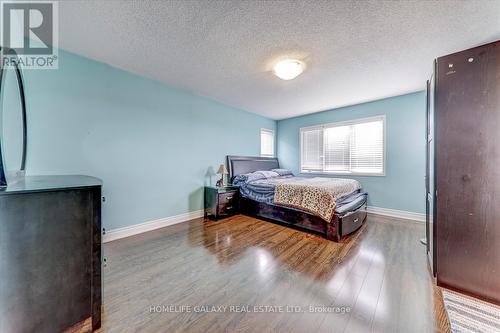 8 Cherry Lane, New Tecumseth, ON - Indoor Photo Showing Bedroom