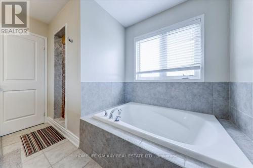 8 Cherry Lane, New Tecumseth, ON - Indoor Photo Showing Bathroom