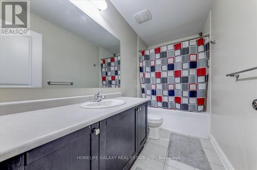 8 Cherry Lane, New Tecumseth, ON - Indoor Photo Showing Bathroom