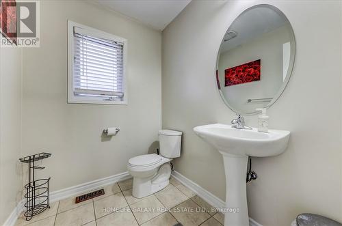 8 Cherry Lane, New Tecumseth, ON - Indoor Photo Showing Bathroom