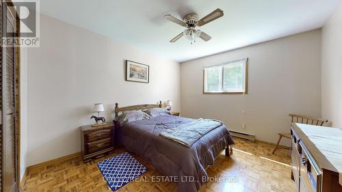 229 Holmes Point Road, Georgina, ON - Indoor Photo Showing Bedroom