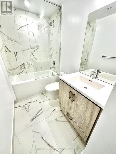 602 - 60 Honeycrisp Crescent, Vaughan, ON - Indoor Photo Showing Bathroom