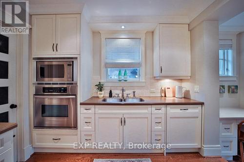 62 Roseview Avenue, Richmond Hill, ON - Indoor Photo Showing Kitchen With Double Sink