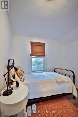 62 Roseview Avenue, Richmond Hill, ON - Indoor Photo Showing Bedroom