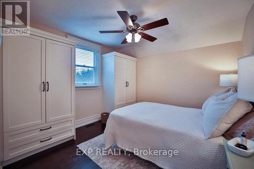 62 Roseview Avenue, Richmond Hill, ON - Indoor Photo Showing Bedroom