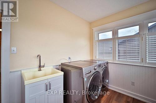 62 Roseview Avenue, Richmond Hill, ON - Indoor Photo Showing Laundry Room