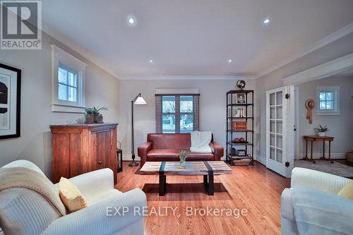 62 Roseview Avenue, Richmond Hill, ON - Indoor Photo Showing Living Room