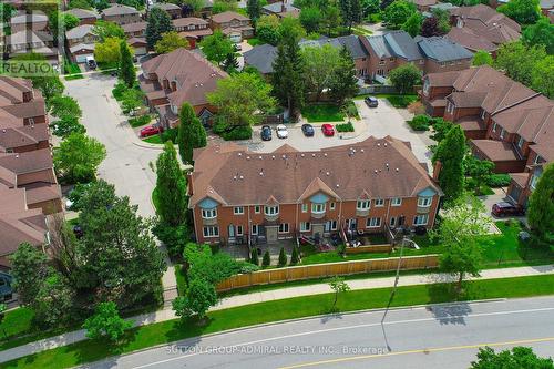 17 - 2 Mary Gapper Crescent, Richmond Hill, ON - Outdoor