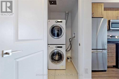 612 - 7171 Yonge Street, Markham, ON - Indoor Photo Showing Laundry Room