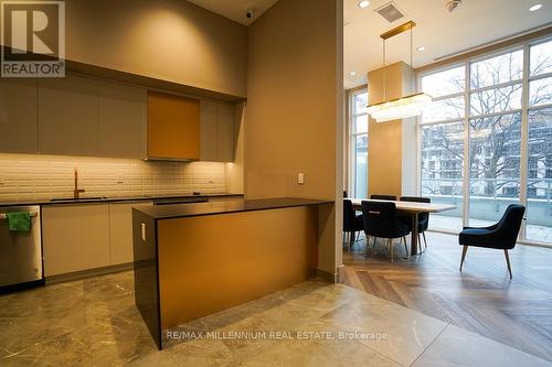 414 - 3220 Sheppard Avenue, Toronto, ON - Indoor Photo Showing Kitchen