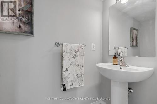 49 Filly Path, Oshawa, ON - Indoor Photo Showing Bathroom