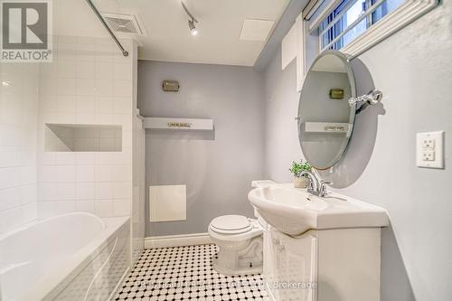 212 Broadway Avenue, Toronto, ON - Indoor Photo Showing Bathroom