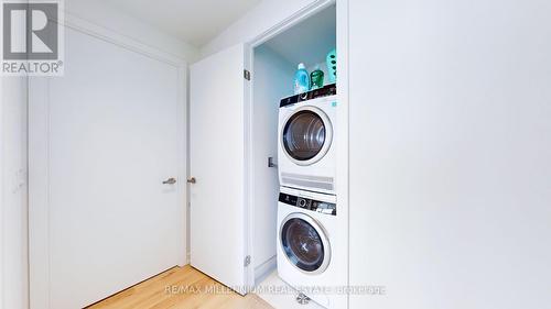 6105 - 138 Downes Street, Toronto, ON - Indoor Photo Showing Laundry Room