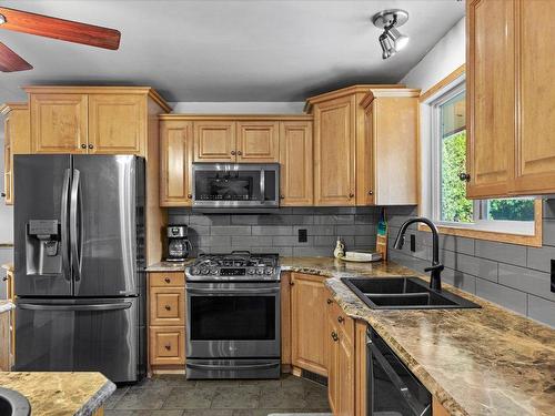2665 Ross Road, West Kelowna, BC - Indoor Photo Showing Kitchen With Double Sink