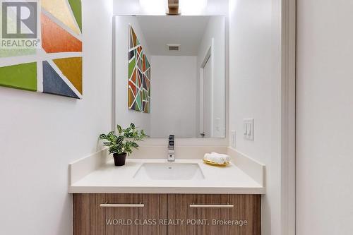 12 - 264 Finch Avenue E, Toronto, ON - Indoor Photo Showing Bathroom