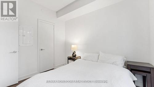 919 - 576 Front Street, Toronto, ON - Indoor Photo Showing Bedroom