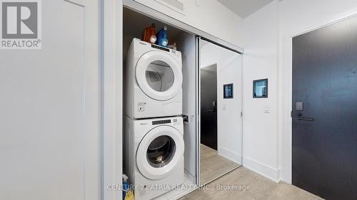 1404 - 470 Front St W, Toronto, ON - Indoor Photo Showing Laundry Room