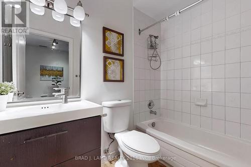 904 - 393 King Street W, Toronto, ON - Indoor Photo Showing Bathroom