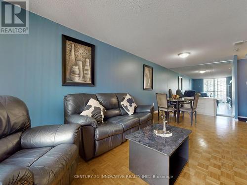 203 - 250 Jarvis Street, Toronto, ON - Indoor Photo Showing Living Room