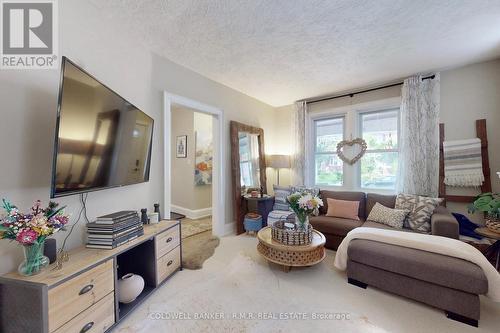 537 Hillsdale Avenue E, Toronto, ON - Indoor Photo Showing Living Room