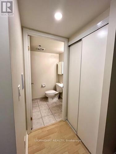 915 - 210 Victoria Street, Toronto, ON - Indoor Photo Showing Bathroom