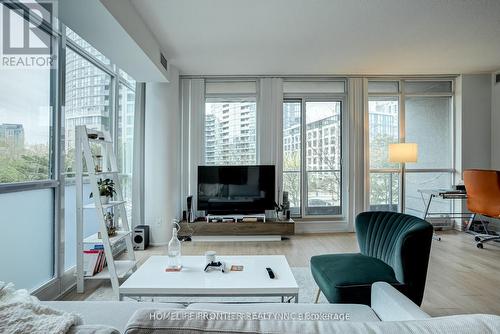 383 - 209 Fort York Boulevard, Toronto, ON - Indoor Photo Showing Living Room