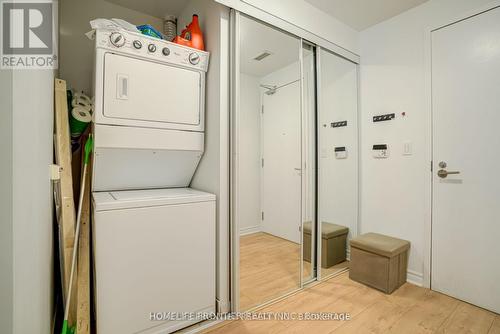 383 - 209 Fort York Boulevard, Toronto (Niagara), ON - Indoor Photo Showing Laundry Room