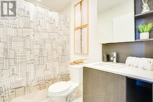 414 - 55 Regent Park Boulevard, Toronto, ON - Indoor Photo Showing Bathroom